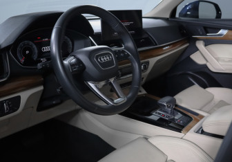 Подержанный автомобиль Audi Q5 2020 года (14 фото)