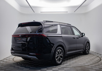 Подержанный автомобиль Kia Carnival 2020 года (4 фото)