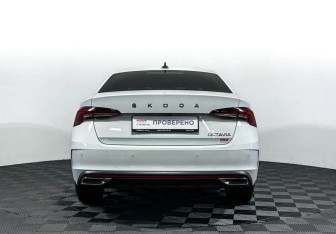 Подержанный автомобиль Skoda Octavia Liftback 2023 года (6 фото)