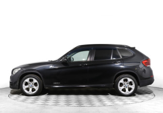Подержанный автомобиль BMW X1 2012 года (8 фото)
