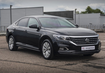Подержанный автомобиль Volkswagen Passat Sedan 2020 года (3 фото)