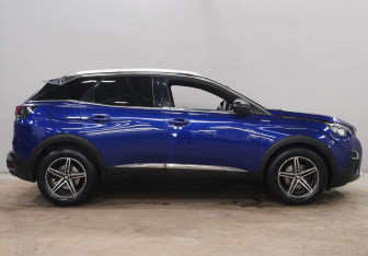 Подержанный автомобиль Peugeot 3008 2017 года (4 фото)