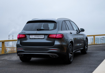 Подержанный автомобиль Mercedes-Benz GLC AMG 2016 года (18 фото)