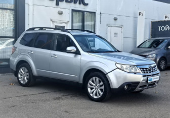 Подержанный автомобиль Subaru Forester Suv 2011 года (3 фото)