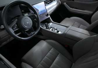 Подержанный автомобиль Lynk&Co 09 2023 года (7 фото)