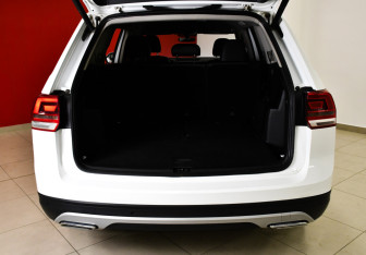 Подержанный автомобиль Volkswagen Teramont 2018 года (24 фото)