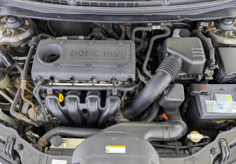 Подержанный автомобиль Kia Cerato Sedan 2009 года (9 фото)