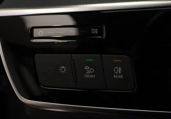 Подержанный автомобиль Audi A8 2019 года (9 фото)
