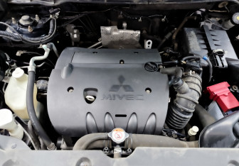 Подержанный автомобиль Mitsubishi ASX 2013 года (9 фото)