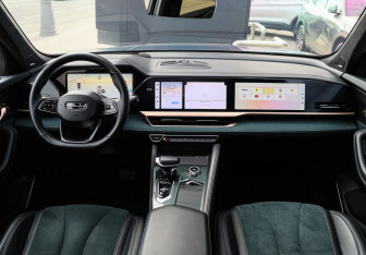 Подержанный автомобиль Geely Monjaro 2023 года (10 фото)