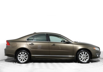 Подержанный автомобиль Volvo S80 2014 года (4 фото)