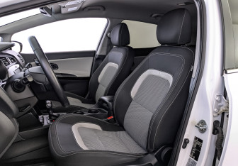 Подержанный автомобиль Kia Ceed Hatchback 2018 года (20 фото)