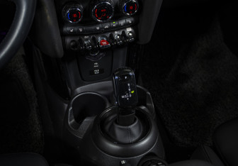 Подержанный автомобиль MINI Hatch 2021 года (16 фото)