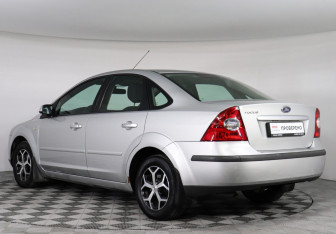 Подержанный автомобиль Ford Focus Sedan 2008 года (4 фото)