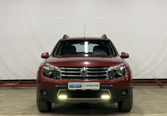 Подержанный автомобиль Renault Duster 2013 года (2 фото)