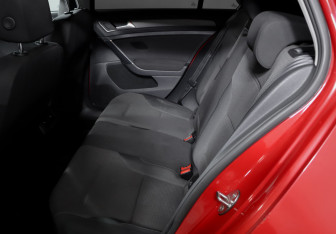 Подержанный автомобиль Volkswagen Golf Hatchback 2013 года (10 фото)