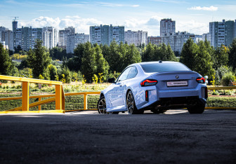 Подержанный автомобиль BMW M2 2023 года (19 фото)