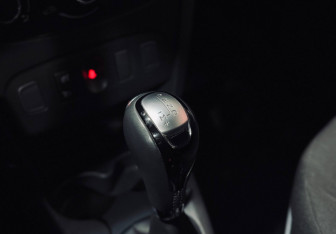 Подержанный автомобиль Renault Sandero 2020 года (14 фото)