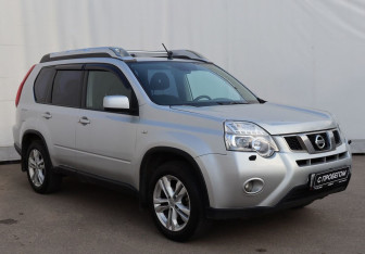 Подержанный автомобиль Nissan X-Trail 2012 года (3 фото)