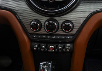 Подержанный автомобиль MINI Countryman 2020 года (15 фото)