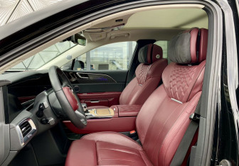 Подержанный автомобиль Hongqi E-HS9 2021 года (25 фото)
