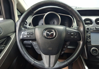 Подержанный автомобиль Mazda CX-7 2011 года (17 фото)