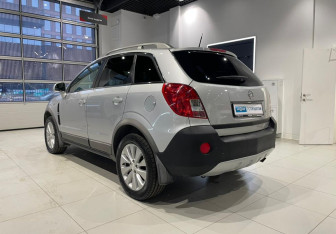 Подержанный автомобиль Opel Antara 2013 года (6 фото)