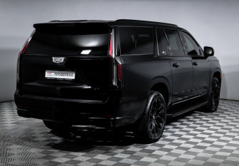 Подержанный автомобиль Cadillac Escalade Suv 2023 года (5 фото)