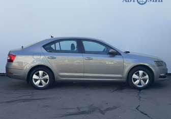 Подержанный автомобиль Skoda Octavia Liftback 2020 года (4 фото)