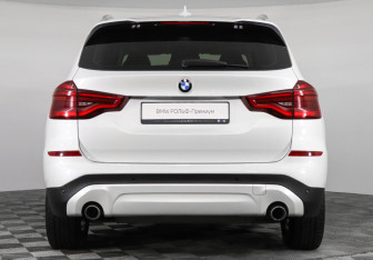 Подержанный автомобиль BMW X3 2018 года (4 фото)