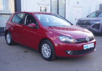 Подержанный автомобиль Volkswagen Golf Hatchback 2011 года (3 фото)