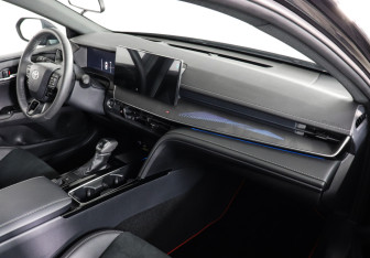 Подержанный автомобиль Toyota Camry Sedan 2025 года (10 фото)