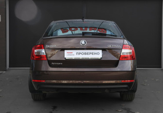 Подержанный автомобиль Skoda Octavia Liftback 2018 года (5 фото)