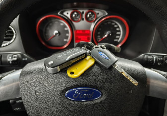 Подержанный автомобиль Ford Focus Hatchback 2011 года (16 фото)