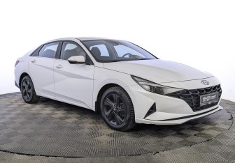 Подержанный автомобиль Hyundai Elantra Sedan 2021 года (3 фото)