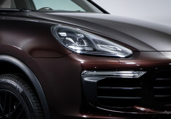 Подержанный автомобиль Porsche Cayenne 2015 года (16 фото)