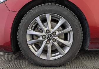 Подержанный автомобиль Mazda 3 Hatchback 2019 года (18 фото)