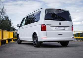 Подержанный автомобиль Volkswagen Caravelle 2018 года (6 фото)