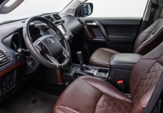 Подержанный автомобиль Toyota Land Cruiser Prado 2014 года (10 фото)