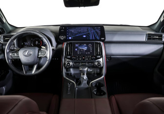 Подержанный автомобиль Lexus LX 2025 года (16 фото)