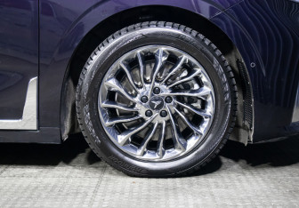 Подержанный автомобиль Voyah Dream 2023 года (31 фото)