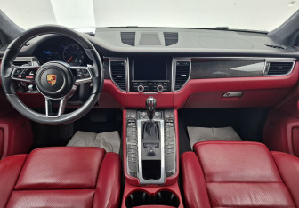 Подержанный автомобиль Porsche Macan 2014 года (17 фото)