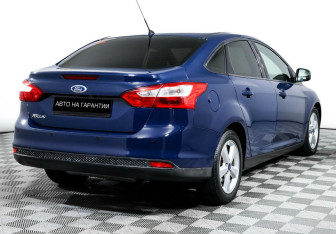 Подержанный автомобиль Ford Focus Sedan 2012 года (5 фото)