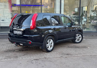 Подержанный автомобиль Nissan X-Trail 2014 года (8 фото)