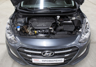 Подержанный автомобиль Hyundai i30 Hatchback 2015 года (9 фото)