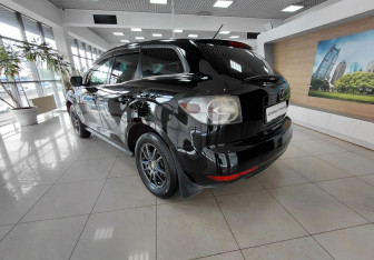 Подержанный автомобиль Mazda CX-7 2011 года (7 фото)