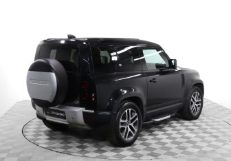 Подержанный автомобиль Land Rover Defender Suv 2021 года (5 фото)