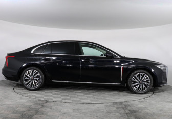 Подержанный автомобиль Hongqi H5 2023 года (4 фото)