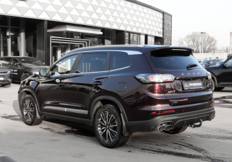 Подержанный автомобиль Chery Tiggo 8 Pro Max 2023 года (8 фото)