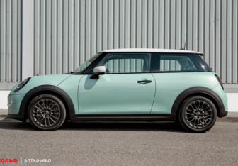 Новый MINI Hatch 2025 (4 фото)